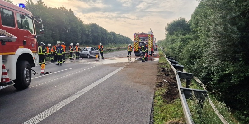 FFW Schwalmtal: Technische Hilfeleistung nach Verkehrsunfall - Foto: presseportal.de