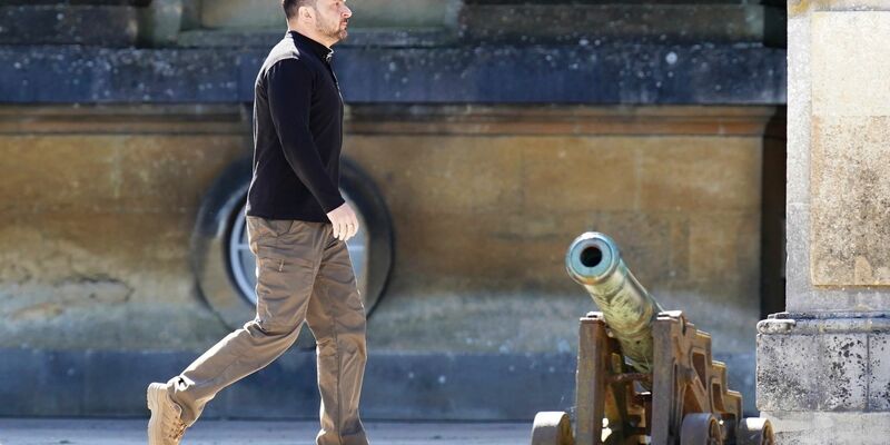 Der ukrainische Präsident Wolodymyr Selenskyj will die Zusammenarbeit mit britischen Waffenproduzenten ausbauen. - Foto: Stefan Rousseau/PA Pool  via AP/dpa