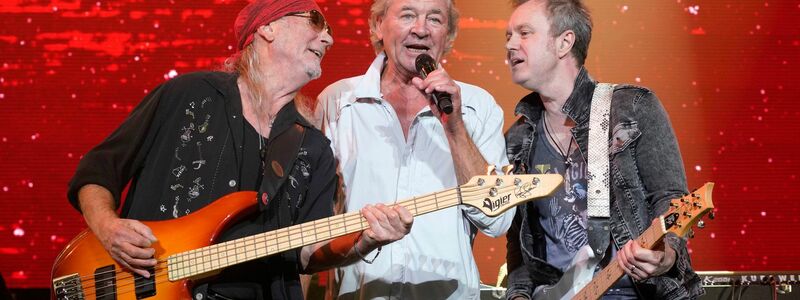 Roger Glover (l-r), Ian Gillan und Simon McBride von Deep Purple - Foto: Thomas Bartilla/Geisler-Fotopress/dpa