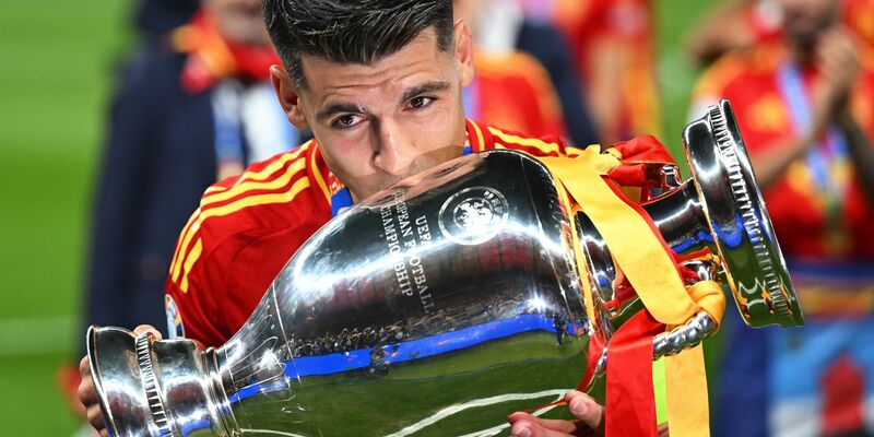 Alvaro Morata soll Milan zu Titeln und Pokalen schießen. - Foto: Robert Michael/dpa
