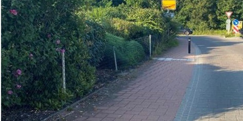 POL-PDLU: beschädigter Poller durch Unfallflucht - Foto: presseportal.de