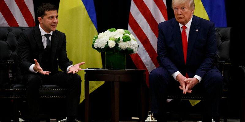 Als Präsident der USA hat Donald Trump den ukrainischen Präsidenten Wolodymyr Selenskyj schon getroffen -  am Rande der 74. Generalversammlung der Vereinten Nationen vor dem Krieg. (Archivbild) - Foto: Evan Vucci/AP/dpa