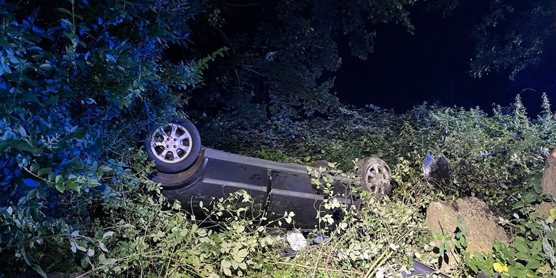 POL-AC: Fahrzeug landet auf dem Dach - Foto: presseportal.de