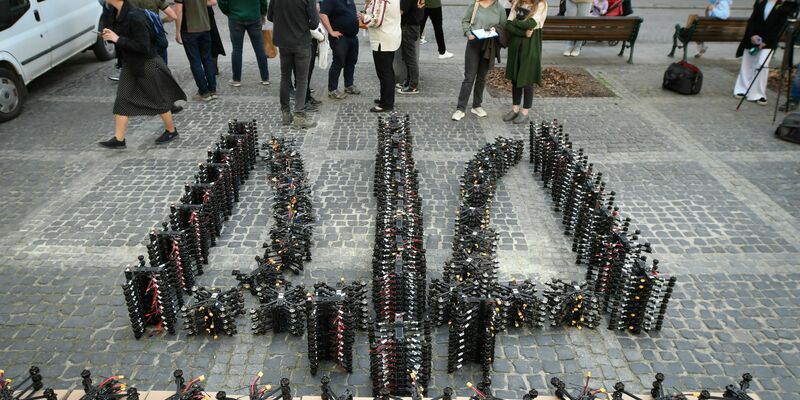 Iryna Farion hat den Kampf gegen den russischen Angriffskrieg nach eigenen Angaben auch mit dem Kauf von Drohnen für die Front unterstützt. (Archivbild) - Foto: Mykola Tys/AP/dpa