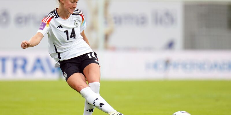 Janina Minge wurde nach der Verletzung von Lena Oberdorf in den Kader für das olympische Fußballturnier berufen. (Archivbild) - Foto: Brynjar Gunnarsson/dpa