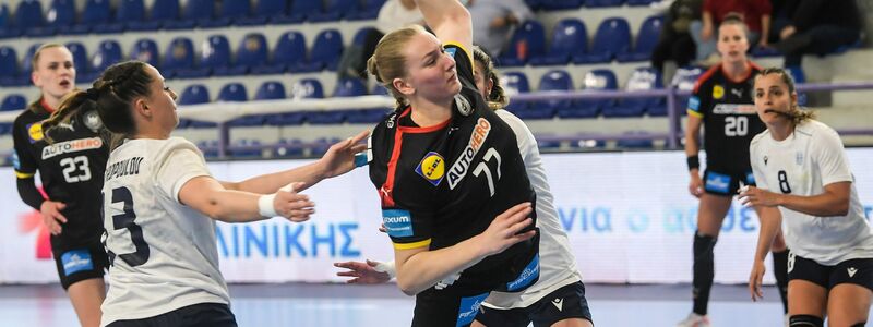 Handball-Nationalspielerin Viola Leuchter ist für ihre knallharten Würfe bekannt.  - Foto: Angelos Tzortzinis/dpa