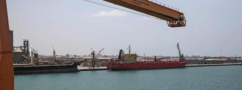 Ziel des israelischen Gegenangriffs: Der Hafen von Hudaida im Jemen. (Archivbild) - Foto: Hani Al-Ansi/dpa