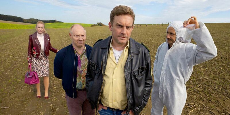 Ein abgetrenntes Ohr beschert Franz und Rudi einen verzwickten Mordfall - Foto: Bernd Schuller/BR/Constantin Film Verleih GmbH/ARD Degeto/dpa