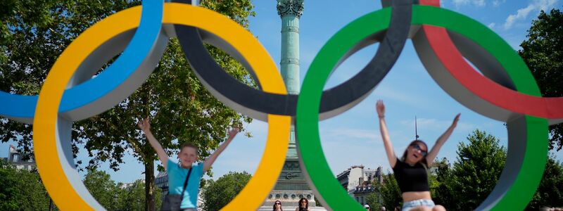 In den Tagen vor der Eröffnung steigt das Olympia-Fieber in Paris. - Foto: David Goldman/AP/dpa