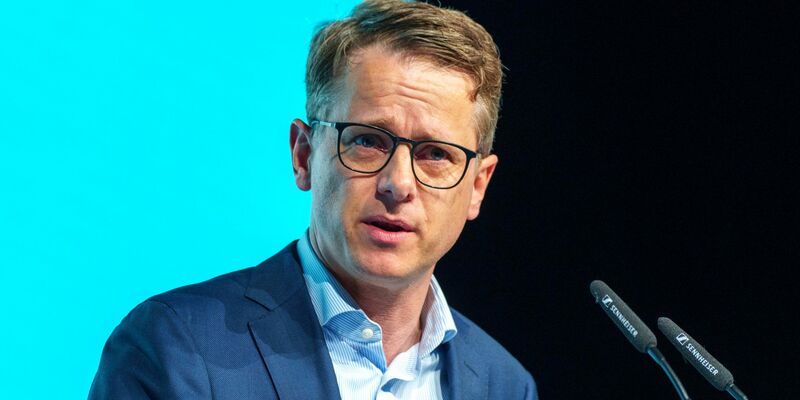 CDU-Generalsekretär Linnemann kündigt ein Konzept für eine Steuerreform an. (Archivbild). - Foto: Andreas Arnold/dpa