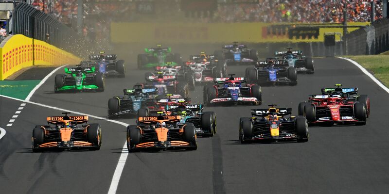 Oscar Piastri konztrolliert das Rennen in Ungarn. - Foto: Denes Erdos/AP/dpa