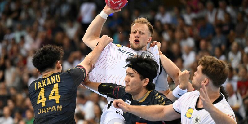 Hornke hat sich im Auftaktspiel gegen Schweden verletzt. - Foto: Marijan Murat/dpa