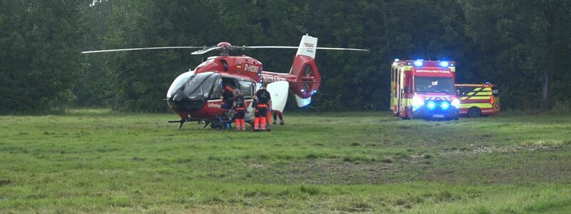 Ein Blitz hat eine Familie in Delmenhorst getroffen. (Archivbild) - Foto: -/Nord-West-Media TV/dpa