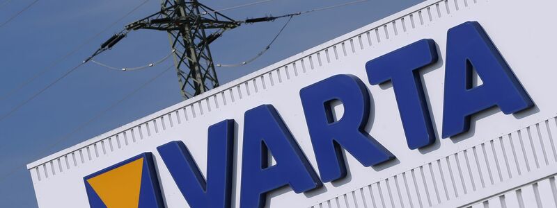 Varta will an den deutschen Standorten, wie hier in Nördlingen, festhalten. In der Verwaltung sollen aber Stellen wegfallen. (Archivbild) - Foto: Karl-Josef Hildenbrand/dpa