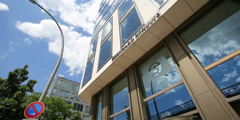 Ein philippinischer Seemann sei bei einem Brand auf einem Containerschiff vor Indien gestorben, teilte Bernhard Schulte Shipmanagement mit. - Foto: Bodo Marks/dpa