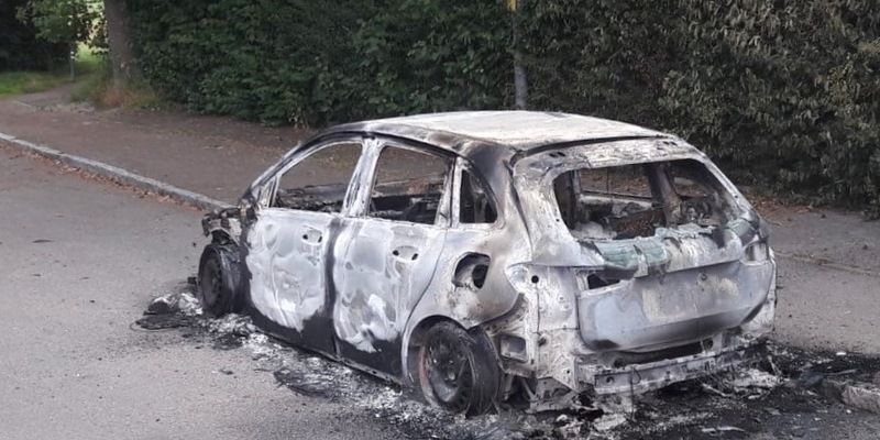 FW Böblingen: Unbemerkter PKW-Brand im Zimmerschlag - Foto: presseportal.de