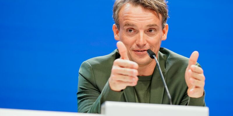 Bleibt ambitioniert: SAP-Vorstandschef Christian Klein. - Foto: Uwe Anspach/dpa