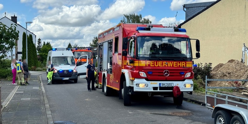 FW Pulheim: Gekappte Frischwasserleitung überflutet Keller - Foto: presseportal.de