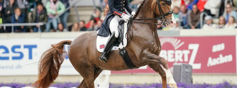 Hat sich für unangemessenes Verhalten entschuldigt: Charlotte Dujardin. - Foto: Uwe Anspach/dpa