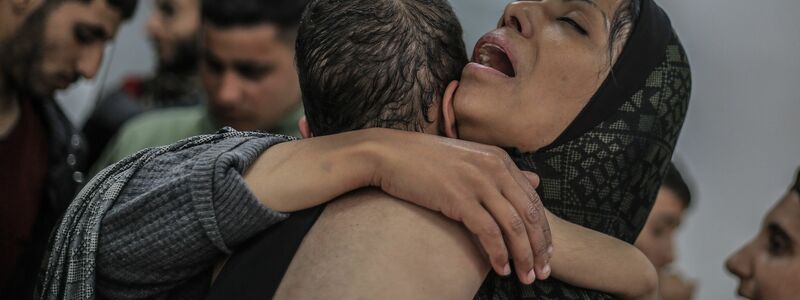 Bisher wurden etwa 5.000 im Gaza-Krieg verletzte Kinder nach Ägypten evakuiert, weitere 10.000 warten noch in dem Küstenstreifen auf Hilfe. - Foto: Mohammed Talatene/dpa