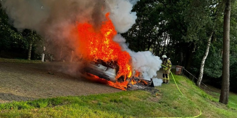 FW-OLL: PKW-Brand auf Autobahn 1: Feuerwehr Wildeshausen im Einsatz - Foto: presseportal.de