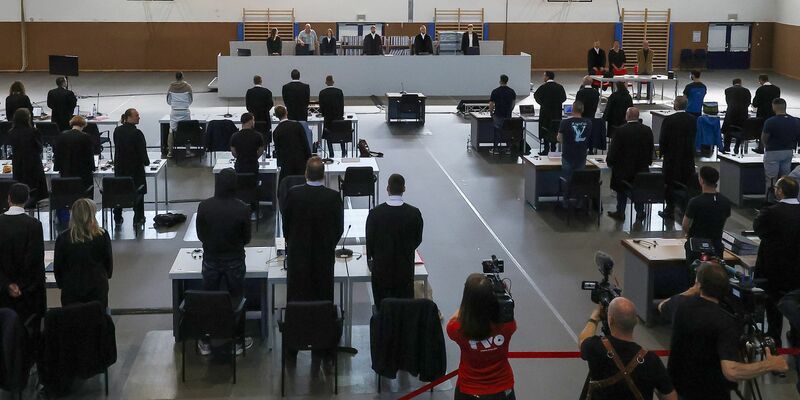 Eine Bande mutmaßlicher Geldautomatensprenger ist zu Haftstrafen verurteilt worden. (Archivbild) - Foto: Daniel Löb/dpa