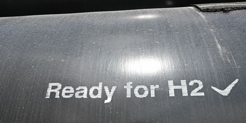 Der Bund bringt eine Strategie für den Wasserstoff-Import auf den Weg - Foto: Bernd Weißbrod/dpa