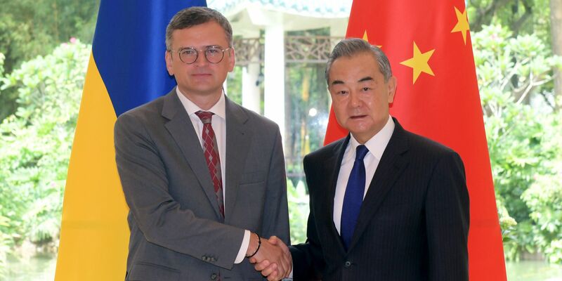 Die Reise des ukrainischen Außenministers Kuleba nach China sorgt für Wirbel. - Foto: Lu Hanxin/XinHua/dpa