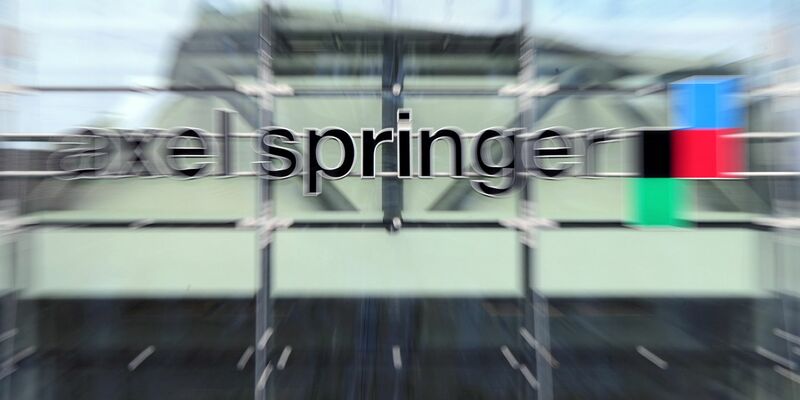 Das Medienunternehmen Axel Springer klagt vor dem BGH gegen Werbeblocker (Archivbild). - Foto: Daniel Reinhardt/dpa