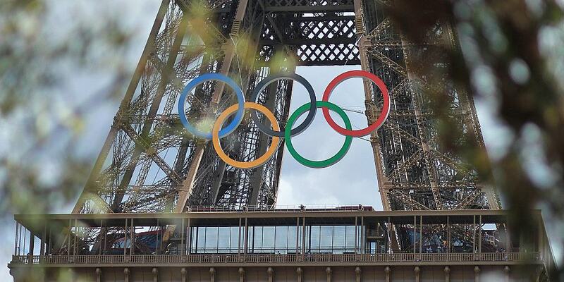 Eiffelturm mit Olympischen Ringen (Archiv) - Foto: über dts Nachrichtenagentur