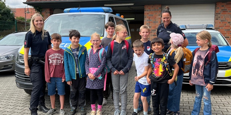 POL-NI: Für einen Tag Kinderkommissar / Ferienkiste bei der Polizei Hoya - Foto: presseportal.de