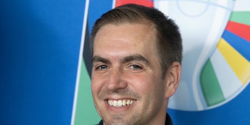 Sich einmal wie ein Fußballweltmeister fühlen - Philipp Lahm macht es möglich. Für eine Nacht lädt er zwei Gäste in sein Haus.  - Foto: Hendrik Schmidt/dpa