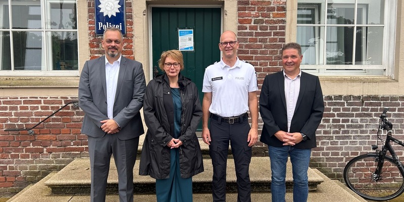 POL-OS: Innenministerin besucht Polizei in Norden - Neubau des Kommissariats angekündigt - Foto: presseportal.de