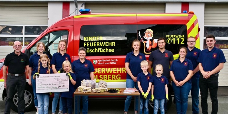 FF Olsberg: Spende der Provinzial Geschäftsstelle Olsberg an Kinder- und Jugendfeuerwehr. - Foto: presseportal.de