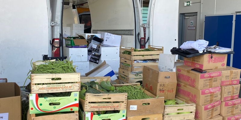 POL-MA: Oftersheim/Rhein-Neckar-Kreis/BAB 5: LKW transportiert verdorbene Lebensmittel und war mit knapp einer Tonne überladen - Foto: presseportal.de