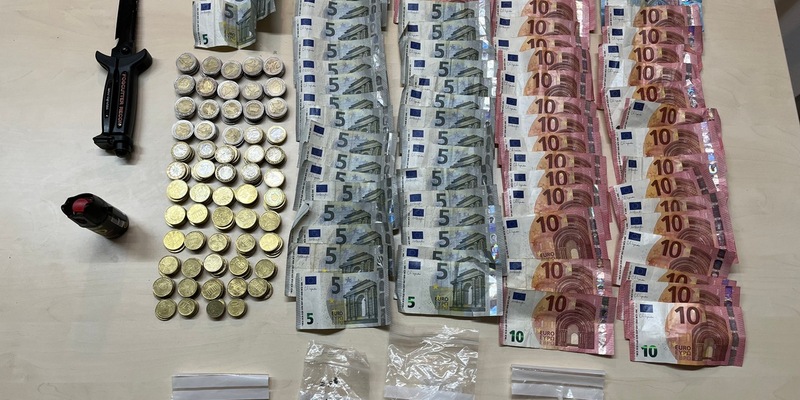 POL-D: Pempelfort - Zwei Drogendealer aus dem Verkehr gezogen - Wohnungsdurchsuchung - Betäubungsmittel, Messer und Bargeld sichergestellt - Festnahme - Foto: presseportal.de