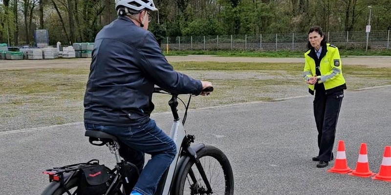 POL-DN: Fit und sicher auf dem E-Bike - jetzt noch einen der letzten Plätze sichern! - Foto: presseportal.de