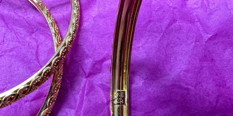 HZA-IZ: Zoll am Flughafen Hamburg entdeckt Goldschmuck im Wert von über 22.000 EUR / Zöllnerinnen und Zöllner finden Schmuckstücke im Handgepäck und erheben Einfuhrabgaben von rund 5.000 EUR - Foto: presseportal.de