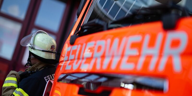 Feuerwehren machen sich Gedanken, wie sie auch in Zukunft genügend Einsatzkräfte haben können. (Symbolbild) - Foto: Marijan Murat/dpa