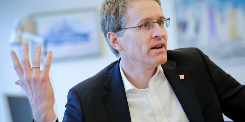 Schleswig-Holsteins Regierungschef Daniel Günther will irreguläre Zuwanderung begrenzen. (Archivbild) - Foto: Christian Charisius/dpa