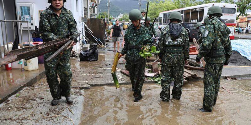 In Taiwan sind mindestens neun Personen im Zuge des Taifuns «Gaemi» gestorben. - Foto: Uncredited/Taiwan Ministry of National Defense/AP/dpa