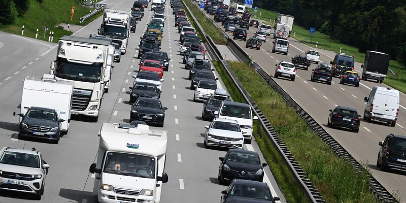 Flexiblen Reisenden wird empfohlen, an anderen Tagen zu fahren. - Foto: Felix Hörhager/dpa