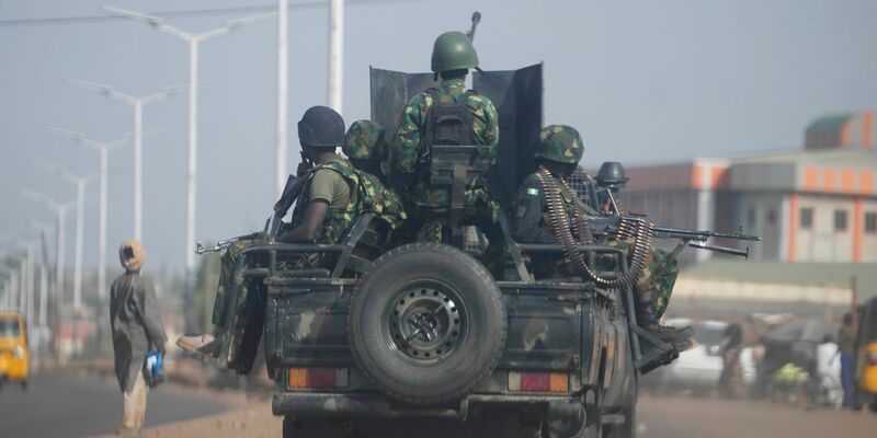 Dem nigerianischen Militär ist es bislang nicht gelungen, die Terrorgruppe Boko Haram endgültig zu bezwingen. - Foto: Sunday Alamba/AP/dpa