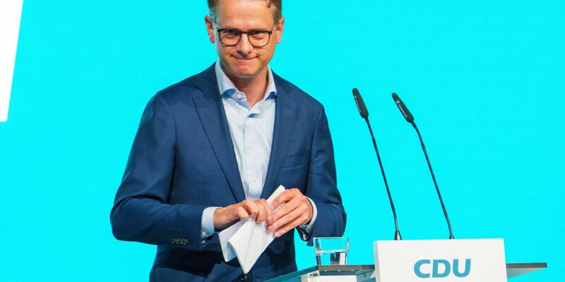 CDU-Generalsekretär Linnemann würde Arbeitsunwilligen das Bürgergeld auch ganz streichen. (Archiv-Foto) - Foto: Andreas Arnold/dpa