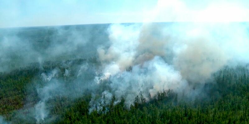 Verheerende Waldbränden machen den russischen Behörden vor allem in Sibirien jedes Jahr zu schaffen. (Archivbild) - Foto: Uncredited/sub/AP/dpa