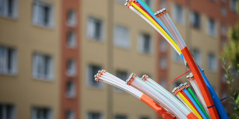 Der Breitbandausbau in Deutschland kommt nach einem Bericht des Digitalministeriums schnell voran - Foto: Jan Woitas/dpa