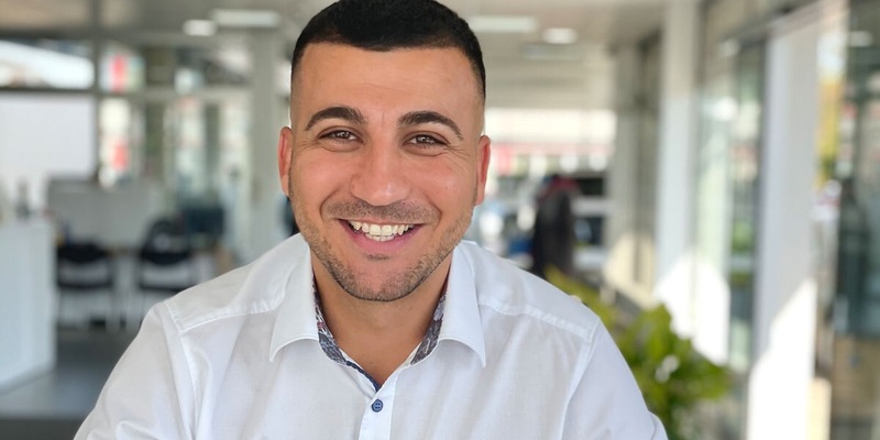 Immer mehr Autohäuser schließen - Hüseyin Zan verrät, was die Ursachen sind und wie man sich davor schützt - Foto: presseportal.de