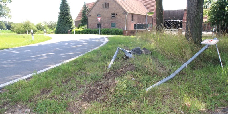 POL-COE: Dülmen, Merfeld, L600/ Schilder besprüht - Foto: presseportal.de