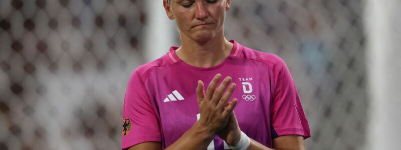 Nach dem 1:4 geg USA bedient: Alexandra Popp  - Foto: Pascal Guyot/AFP/dpa