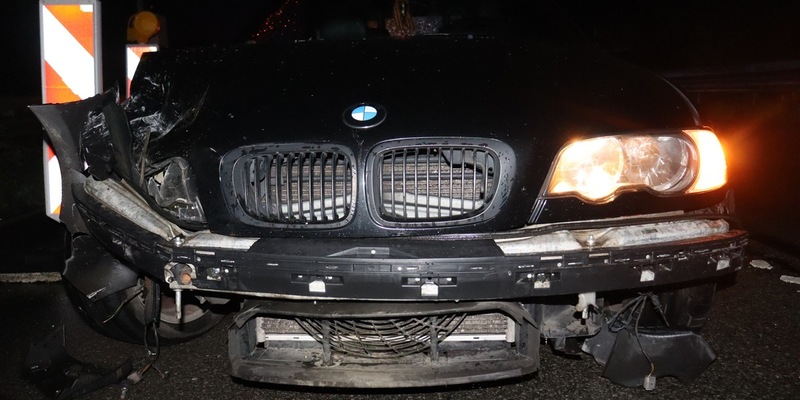 POL-HF: Auffahrunfall vor Baustellenampel- Fahrer übersieht wartende Fahrzeuge - Foto: presseportal.de